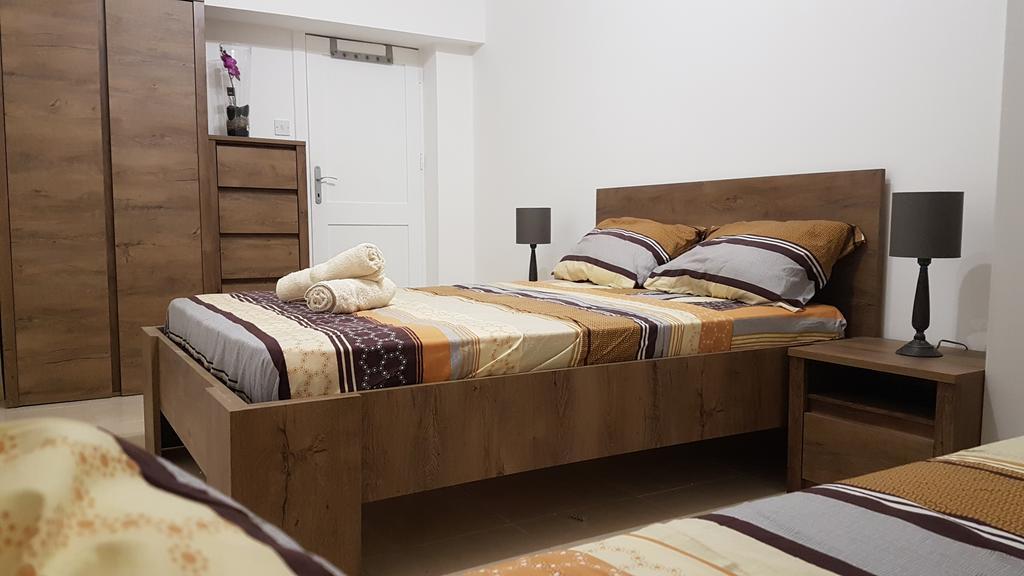 Spinola Seafront Apartment Saint Julian's Eksteriør billede