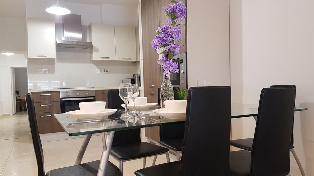 Spinola Seafront Apartment Saint Julian's Eksteriør billede